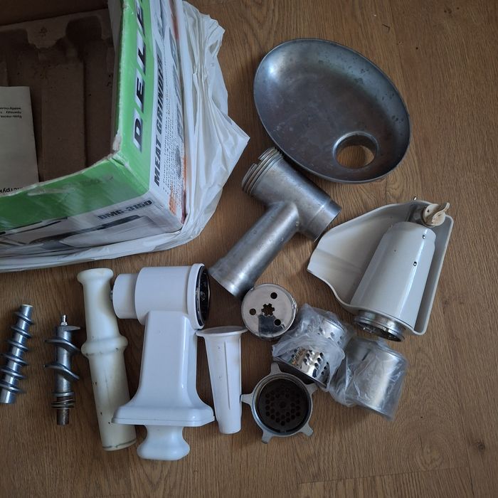 Мясорубка DELFA із насадками,  бв