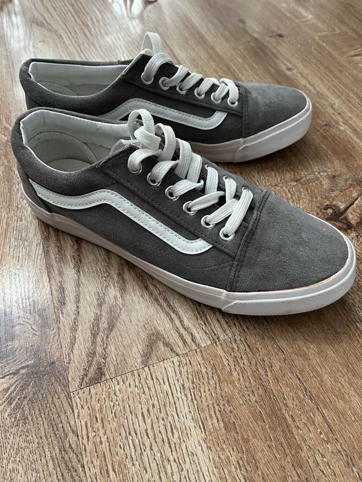 Trampki szare roz. 39