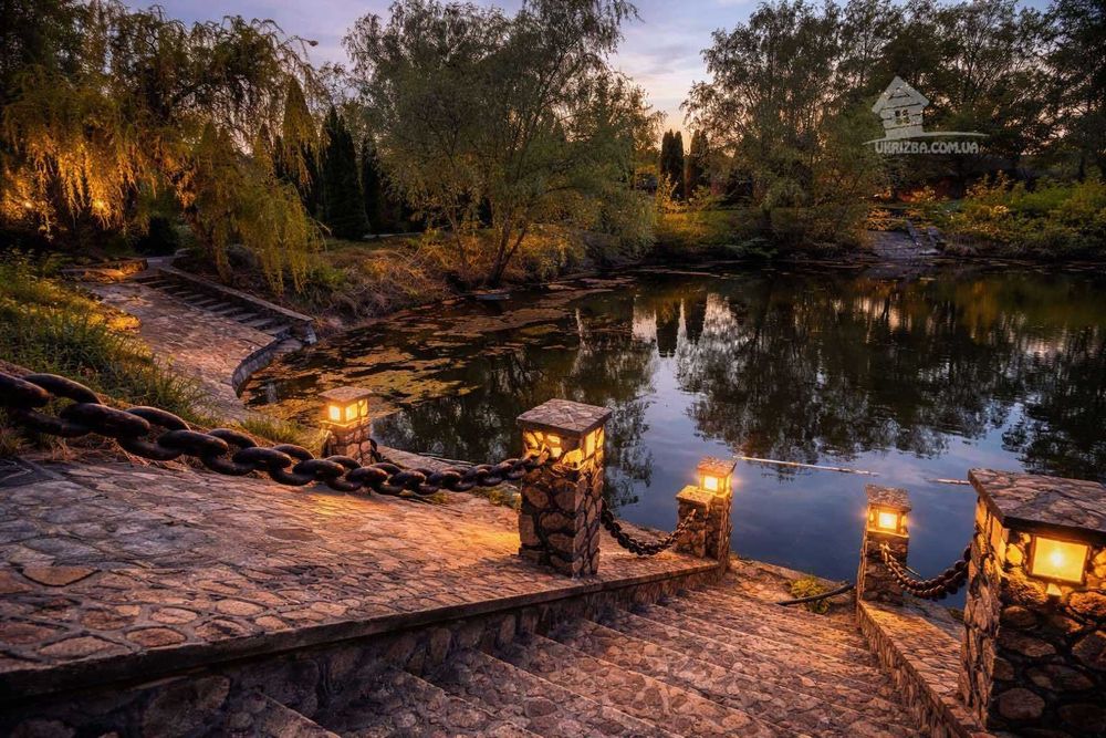 Київ. Подобово. Сауна, більярд, озеро, басейн. 4 спальні, Генератор.