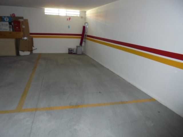Celas, Rua António José Almeida, excelente T 1 c/aparcamento, disponível de imediato.