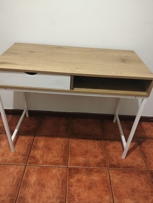 Escrevaninha como nova