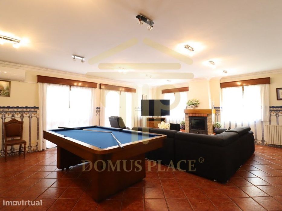 Moradia com Cave, Piscina e Terreno de 1878m² - Lavra
Vendida tota...