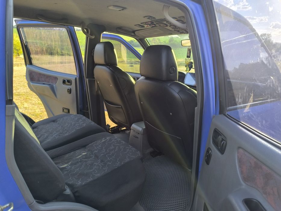 Nissan Terrano   2.7 tdi