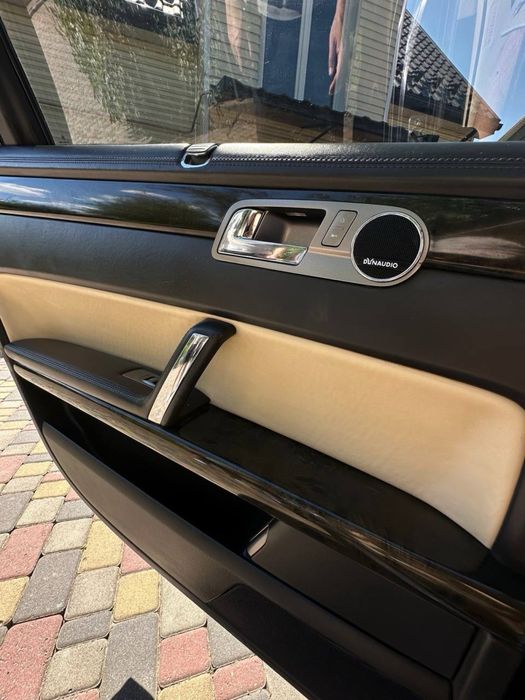 Volkswagen Phaeton 2012