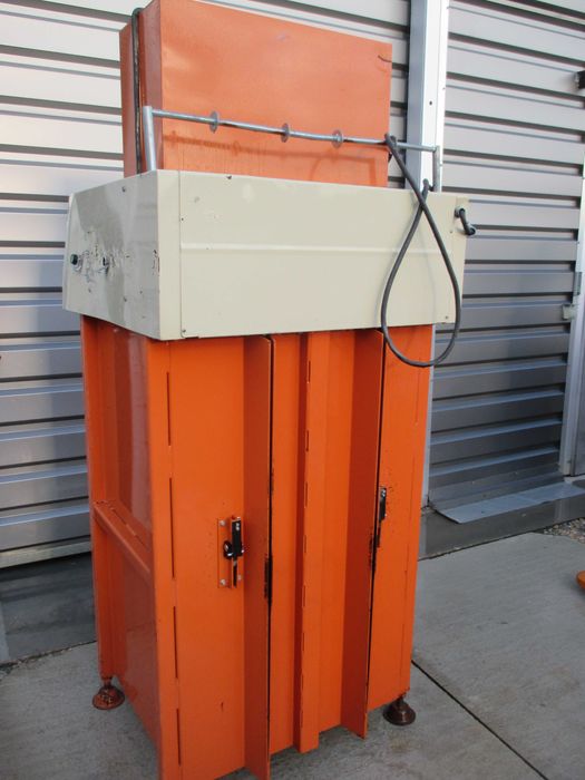 belownica prasa do makulatury foli Orwak 8010