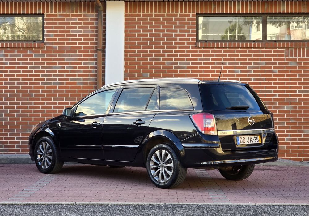 Opel Astra H Caravan 1.7 CDTI  |   COSMO — fotografia 3