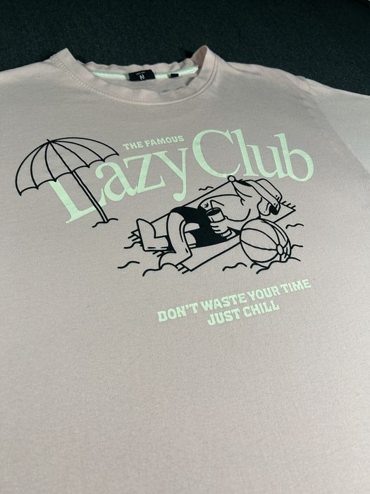 T shirt          .