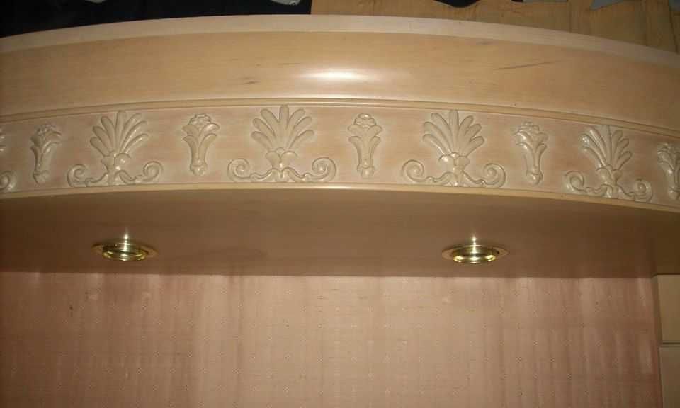 Móvel de sala madeira maciça lacada c/iluminação- Para Desocupar