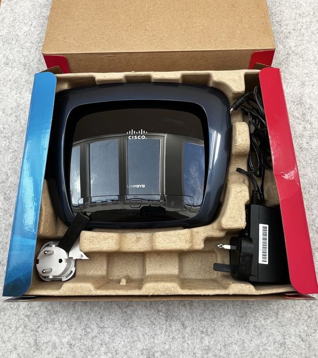 Cisco Linksys Simultaneous Dual-Band Wireless-N Gigabit Router64552399629313124