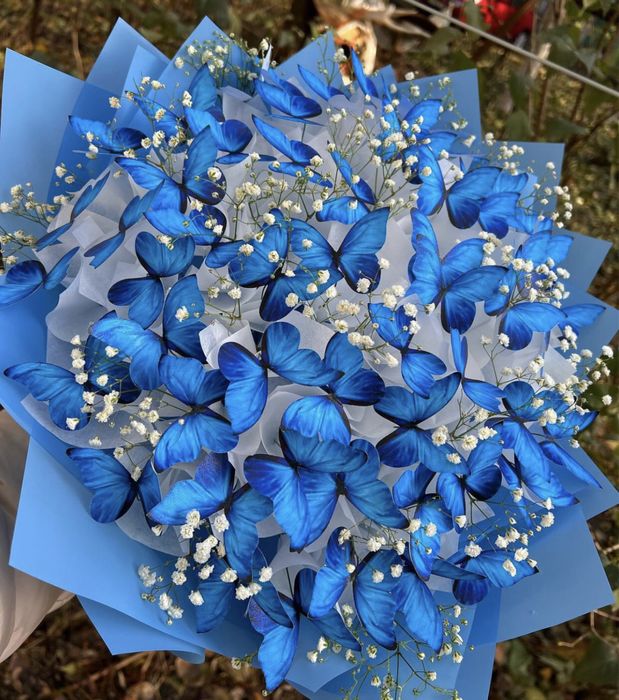 Букет с бабочек сердечек