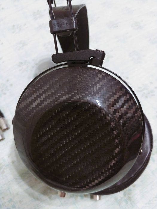 Mr Speakers Ether C закриті планари з широкою сценою, легкі та зручні