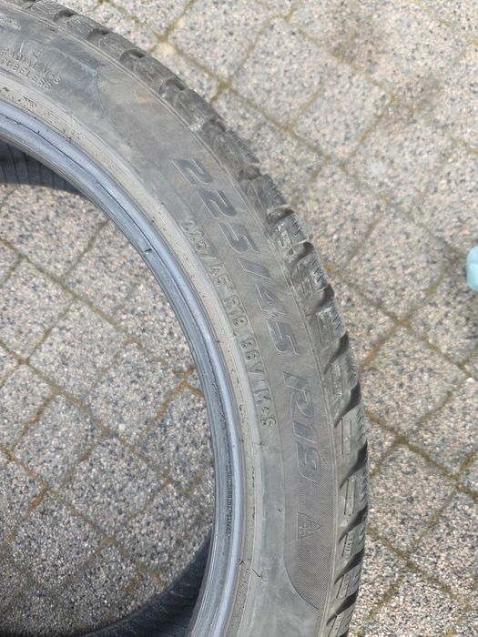 4szt. Pirelli sottozero 3 zima/winter 225/45 R19 runflat