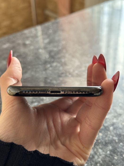 iPhone X 64 GB Стан 8/10