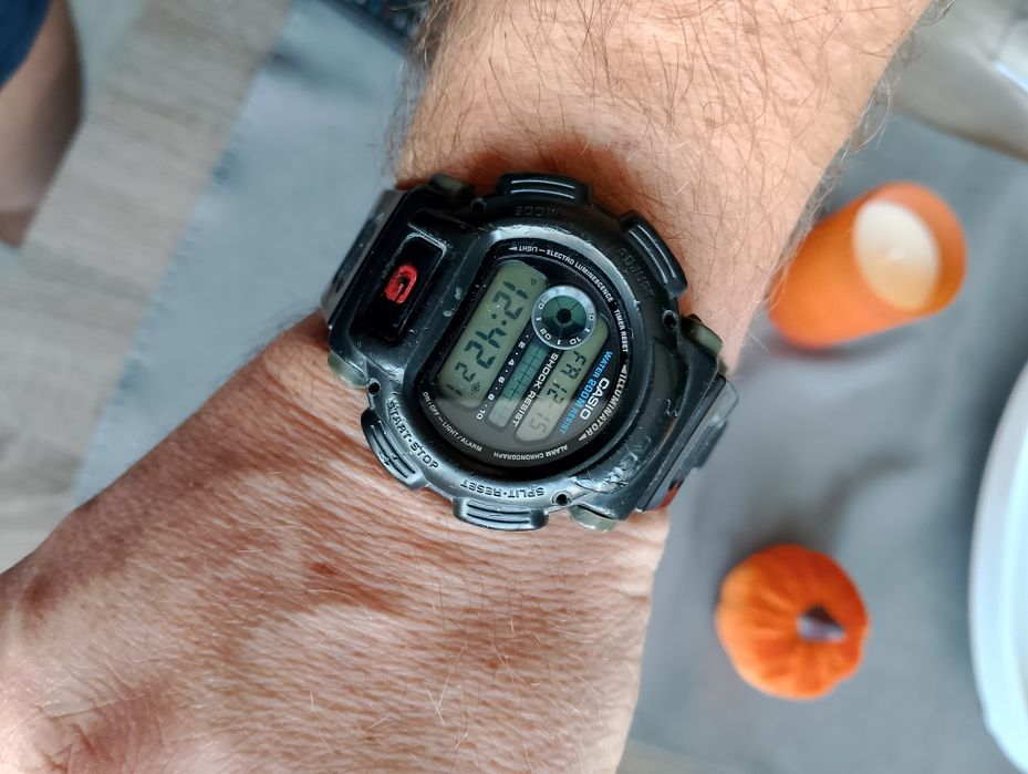 Zegarek Casio DW 9000