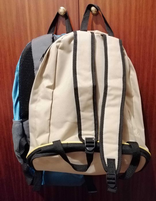 Mochilas 50x37x14 cm (com capa para chuva incluída) e 41x34x13cm