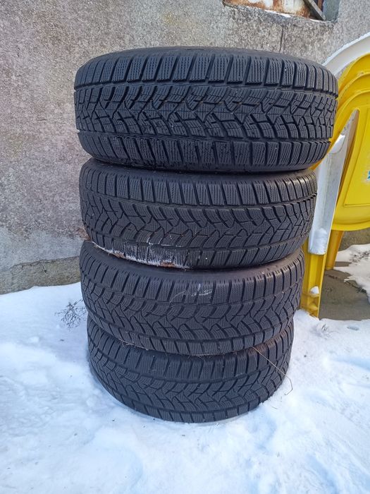 Opony zimowe 215/60R17  Dunlop