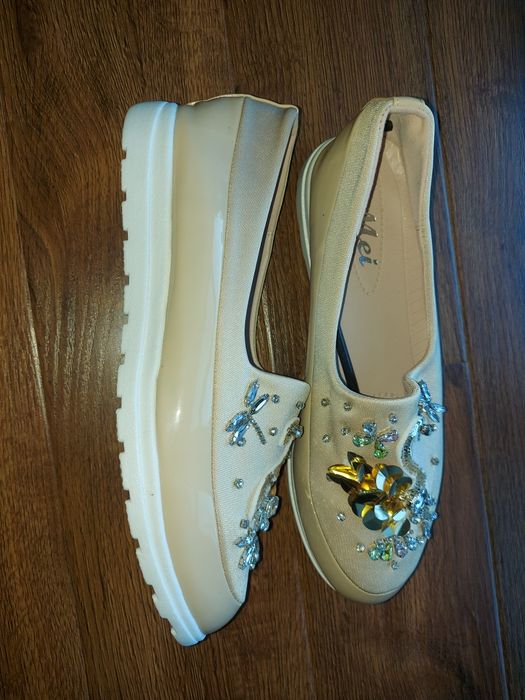 nowe buty mokasyny