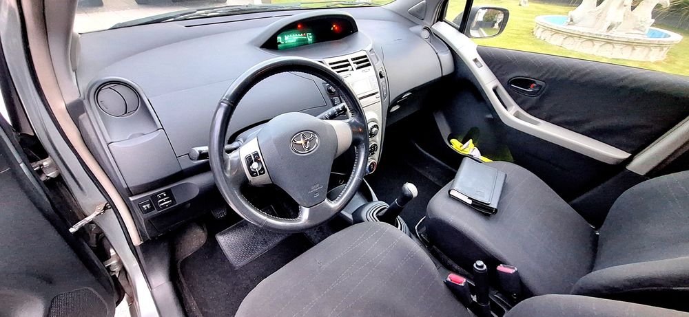 Toyota Yaris 1.0 VVT-i com AC