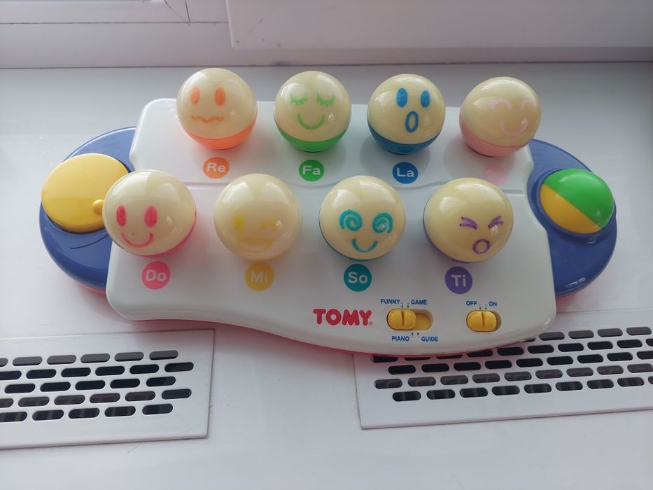 Play by Light Piano  tomy смайли піано кумедні яйця
