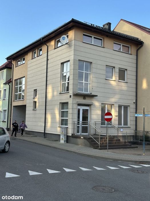 Budunek usługowo-handlowy wraz z mieszkaniami