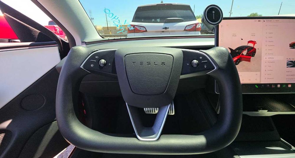 Tesla Model 3 Performance нового покоління Highland (2026 рік).