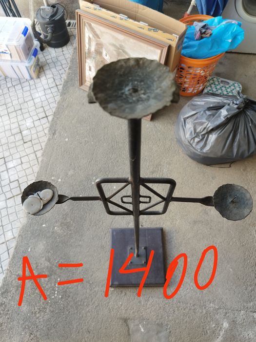 Decoração , artigos em ferro e madeira.