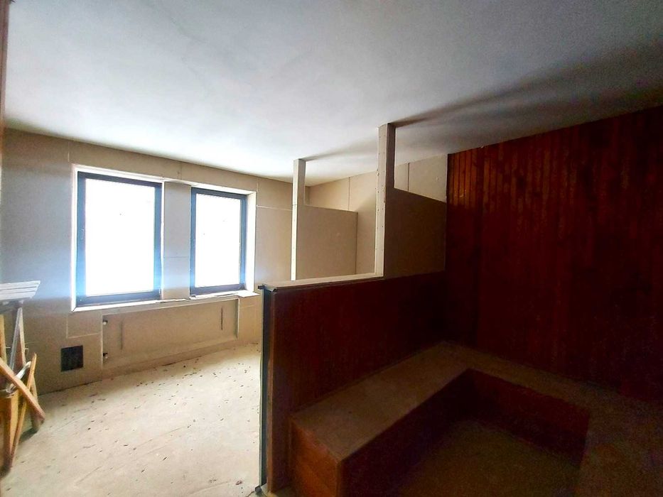 Комплекс с.Залізня 1,85га + 2 будівлі