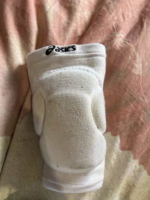 наколінники для волейболу від фірми asics розмір s
