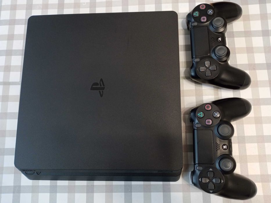 Konsola Sony PS4 1tb