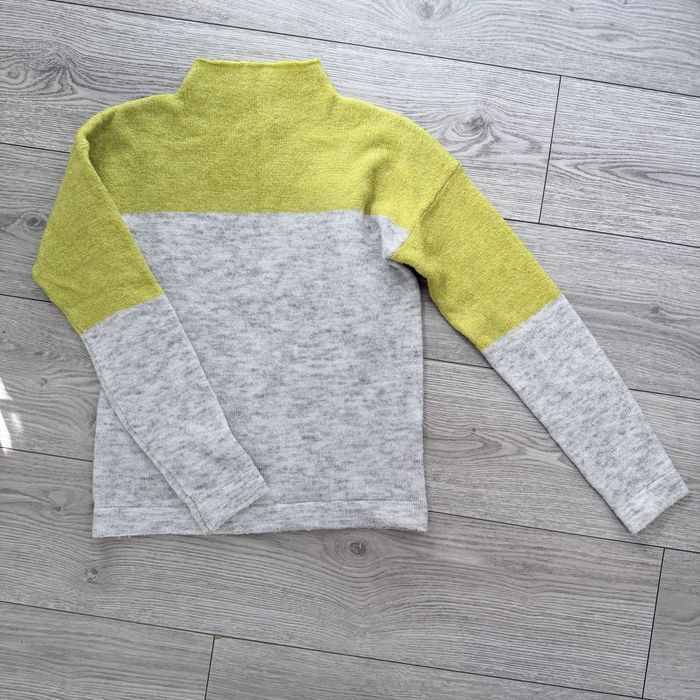 Fajny sweter. Reserved