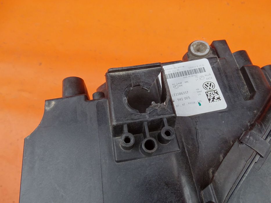VW Tiguan 5N Lampa Lewy Przód 5NN941005  Europa