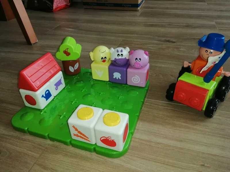 Brinquedo - Quinta com peças de encaixe Chicco*