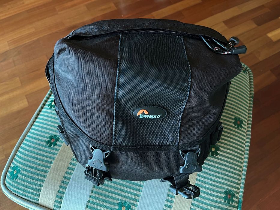 Bolsa Lowepro Stealth Reporter 100 AW