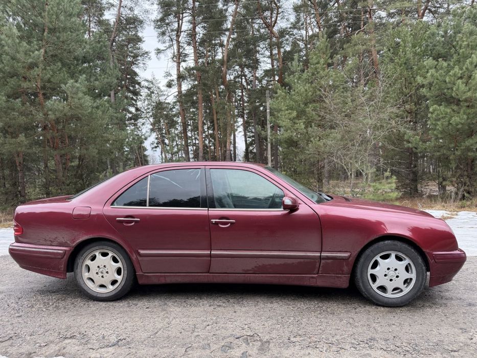 Продам Mercedes E240,