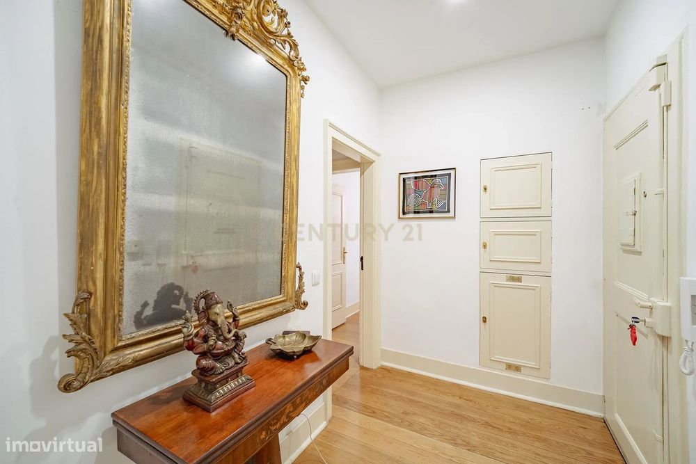 Elegante Apartamento T3 Renovado no Centro Histórico de Lisboa – Rua d