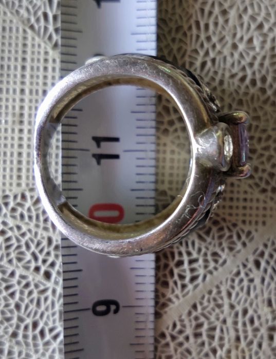 Продам серебряное кольцо