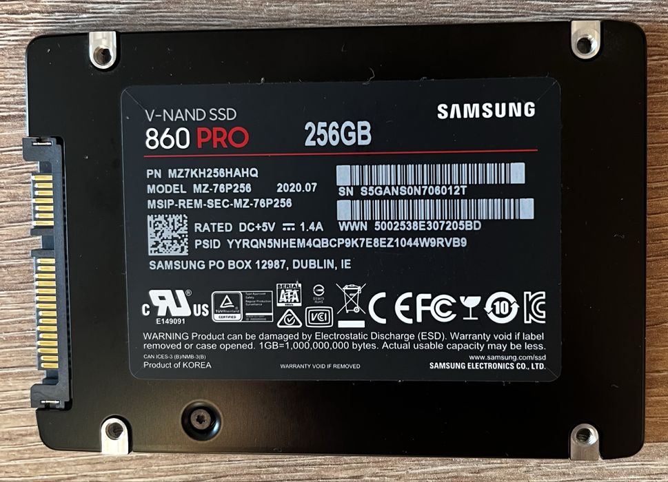 SSD Samsung 860 Pro 256 ГБ