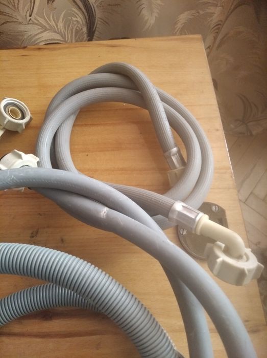 Шланги для пральних машин.