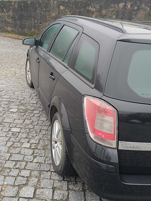 Ofereço á melhor oferta Opel Astra Caravan 1.3 CDTI 2008 Económica e Fiável