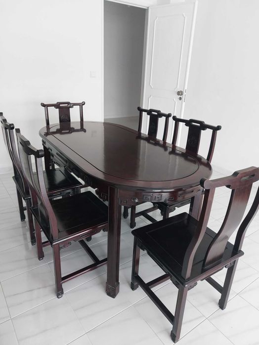 Mesa de jantar e 6 cadeiras orientais em madeira de qualidade