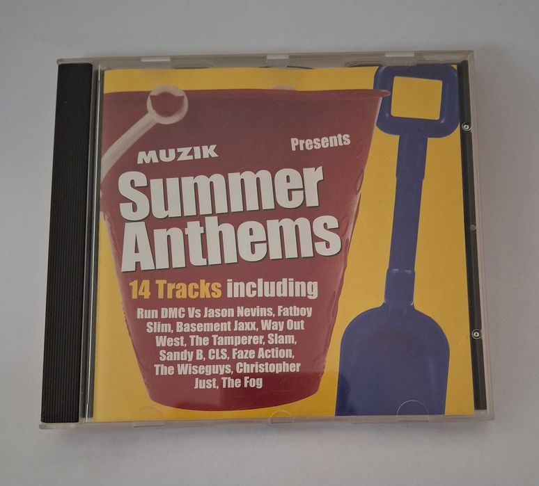 CD da revista Musik com os hinos do Verão de 1998, de Basement Jaxx a Fatboy Slim. 2€. Lisboa