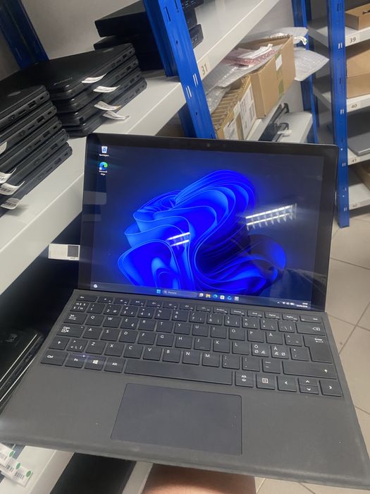 Microsoft Surface Pro 7 i7-1065G7 16GB RAM 256GB SSD 12.3” 2K touchscreen Win11 | AmigoTech |