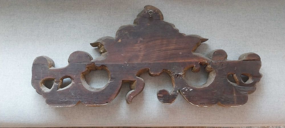 Frontal antigo de porta em talha dourada