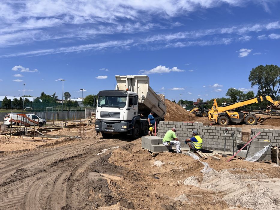 Uslugi koparka wyburzanie transport recykling