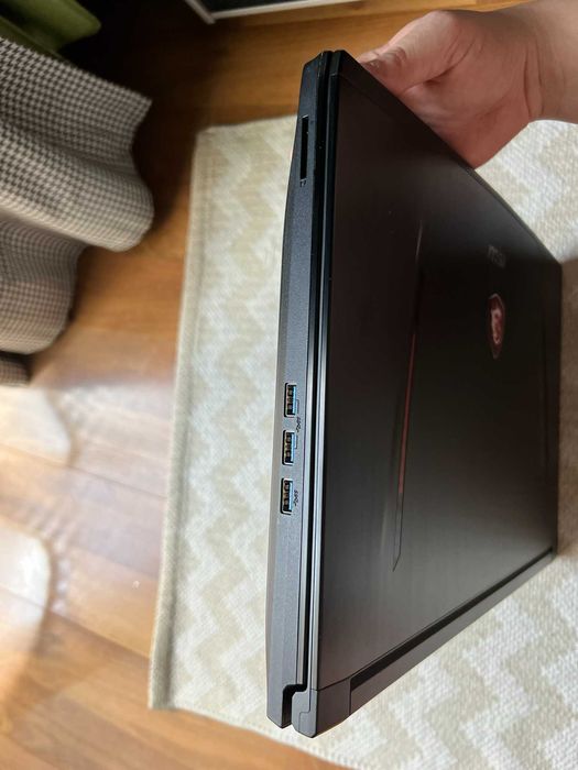 MSI GT63 Titan 8RG GTX 1080/i7 8750H/32GB RAM/4K/512+1tb ssd