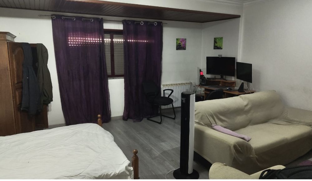 Alugo quarto a estudantes com 32m2