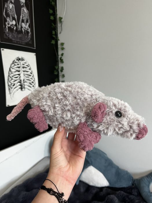 Szydełkowany szary szczurek crochet rat