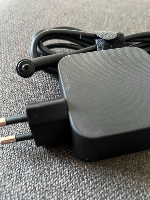 Зарядка для ноутбука Asus 19 V 2.37 A  штекер 4.0*1.35 мм 45W