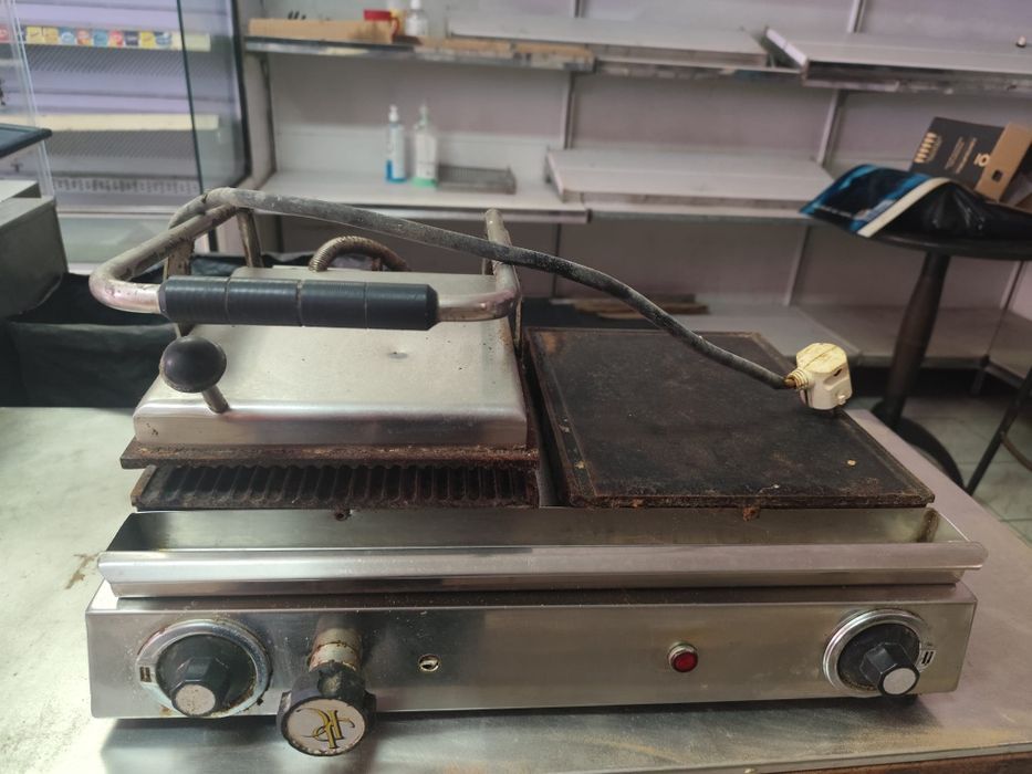 Vende de recheio de mercearia - estantes, arcas frigoríficas e outros