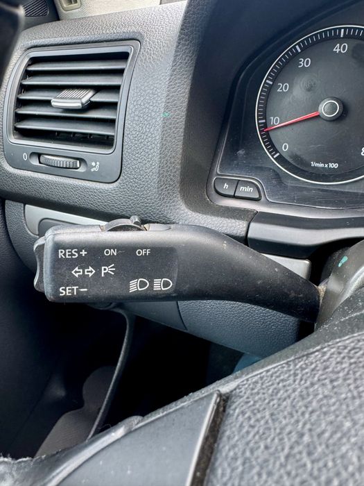 Volkswagen Golf V 2006 1.6MPI бензин